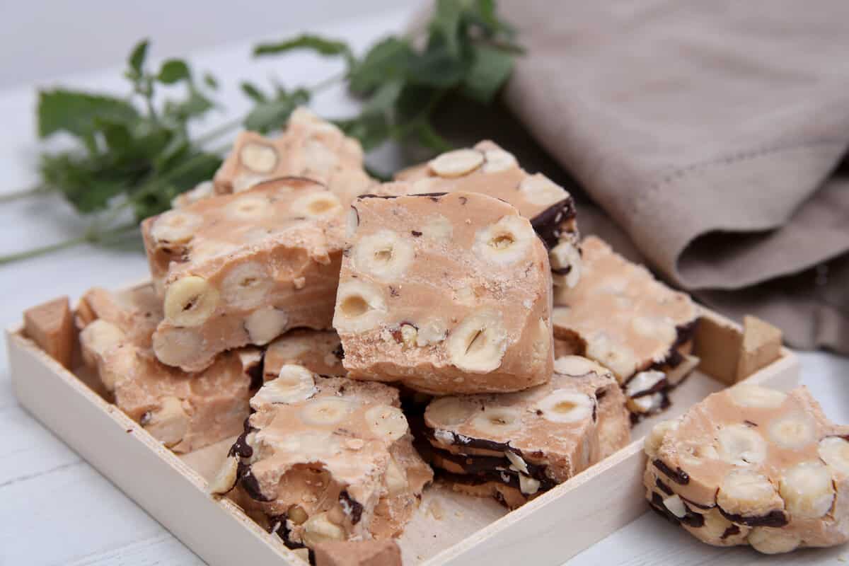 تصویر 1 از بستنی خشک کاکائویی مغزدار تجربه ای ماندگار